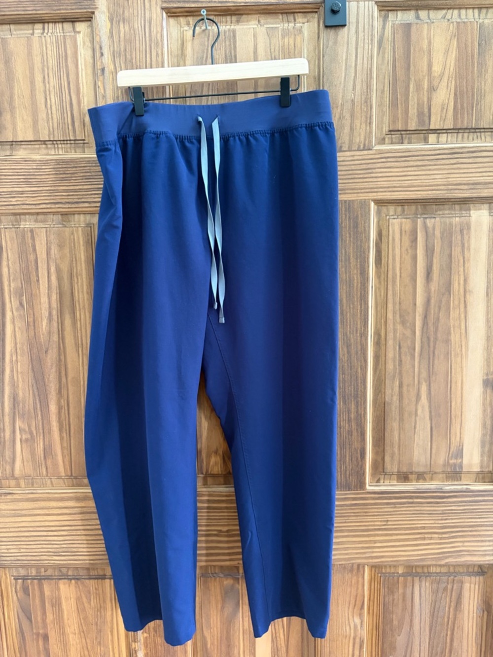 Figs men’s Navy Jogger Pants with Light Blue Drawstring
